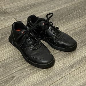 NON MARKING & SLIP RESISTANT WORK SHOES